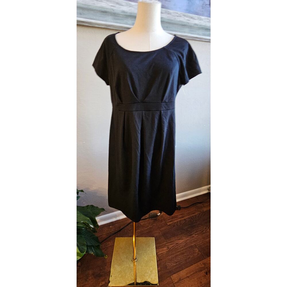 Liz Lange Maternity Short Sleeve Pleated Ponte Dress Women Size M Black‎ Stretch